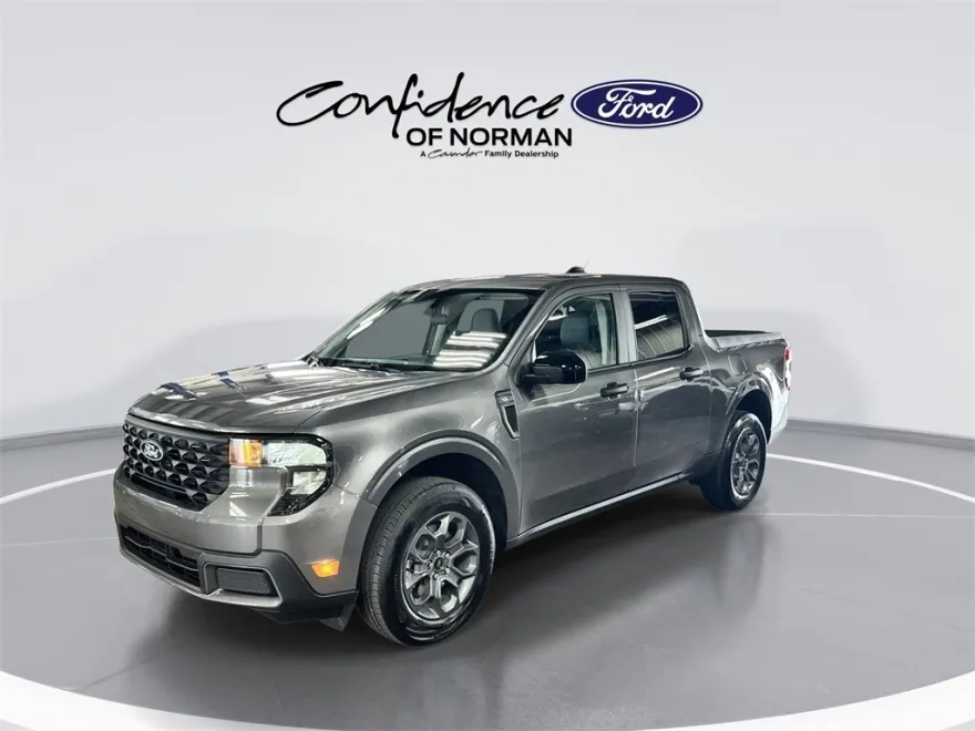2025 Ford Maverick XLT photo 1