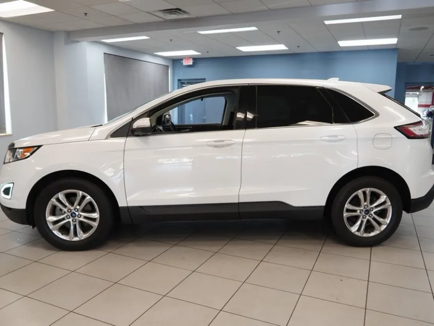 2016 Ford Edge SEL photo 1