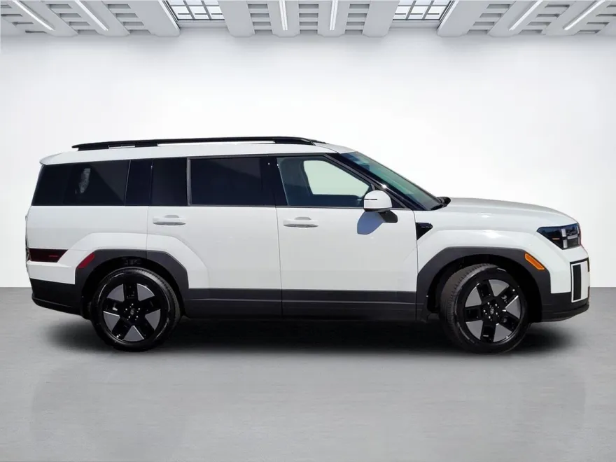 2026 Hyundai Santa Fe SEL photo 1