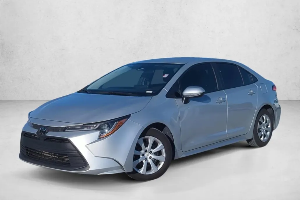 2023 Toyota Corolla LE photo 1