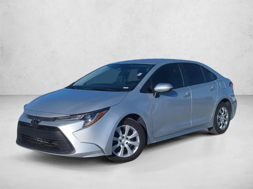 2023 Toyota Corolla LE photo 1