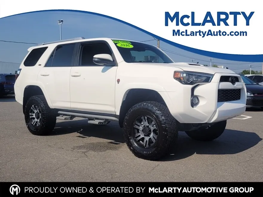 2016 Toyota 4Runner SR5 Premium photo 1