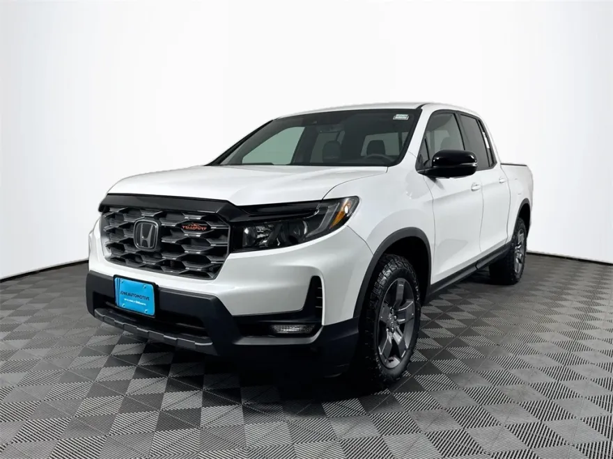 2025 Honda Ridgeline TrailSport photo 1
