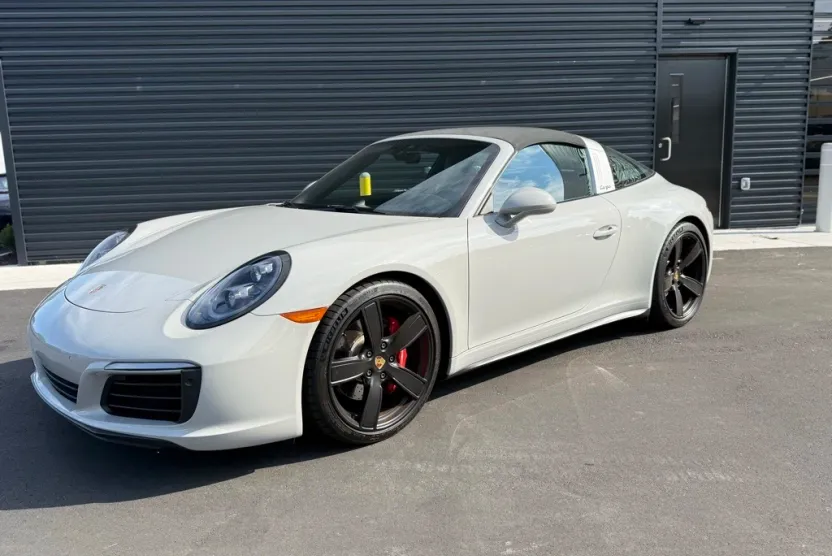 2019 Porsche 911 Targa 4S photo 1