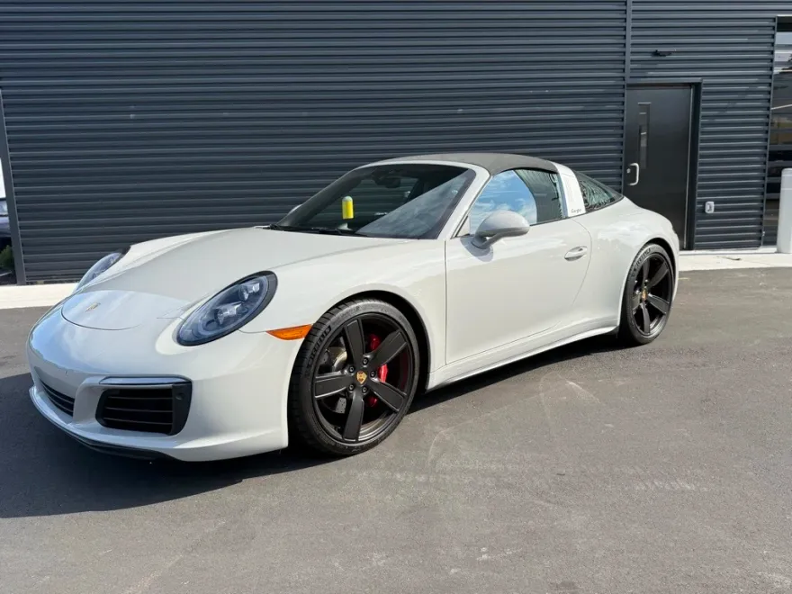 2019 Porsche 911 Targa 4S photo 1