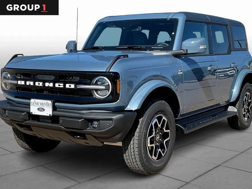 2025 Ford Bronco Outer Banks photo 1