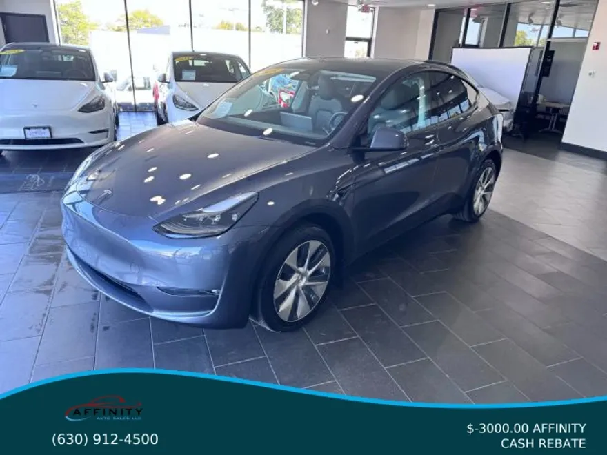 2023 Tesla Model Y Long Range photo 1