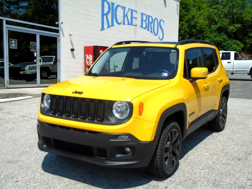 2017 Jeep Renegade Latitude North Edition photo 1