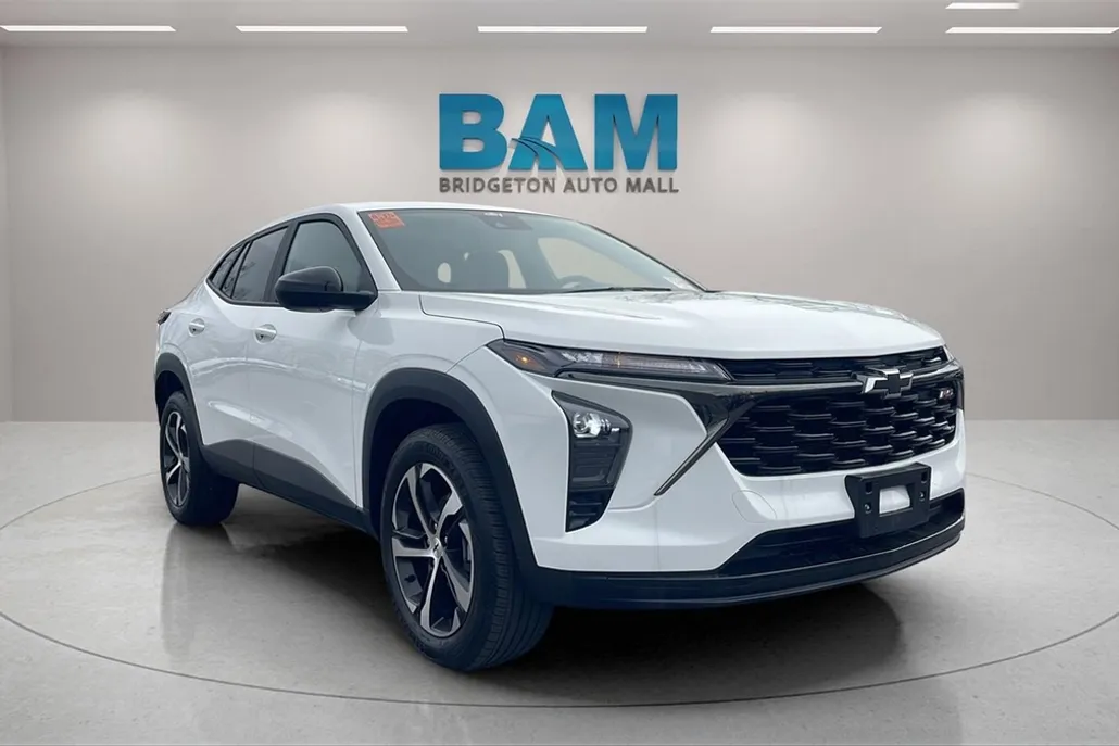 2024 Chevrolet Trax photo 1