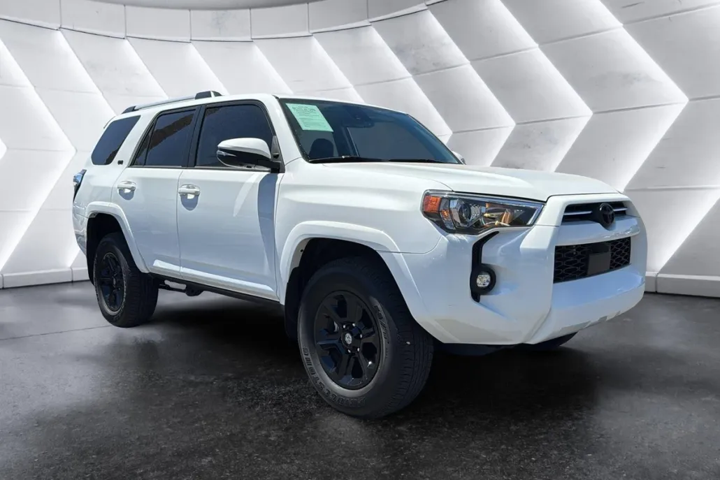2023 Toyota 4Runner SR5 Premium photo 1