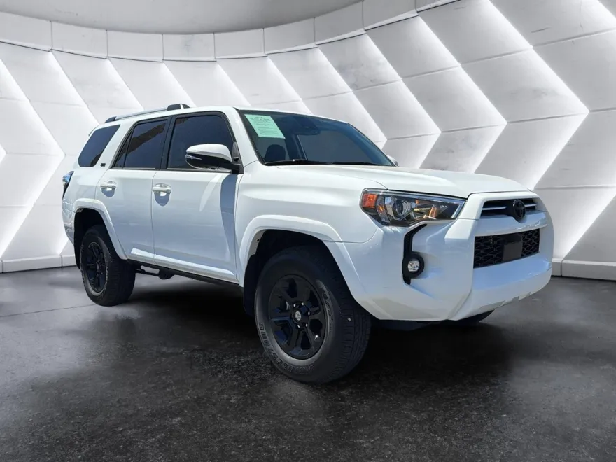 2023 Toyota 4Runner SR5 Premium photo 1