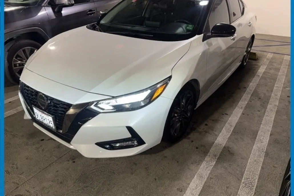 2021 Nissan Sentra SR photo 1