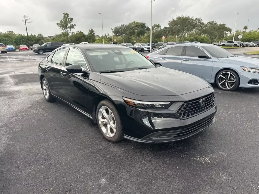 2023 Honda Accord LX photo 1