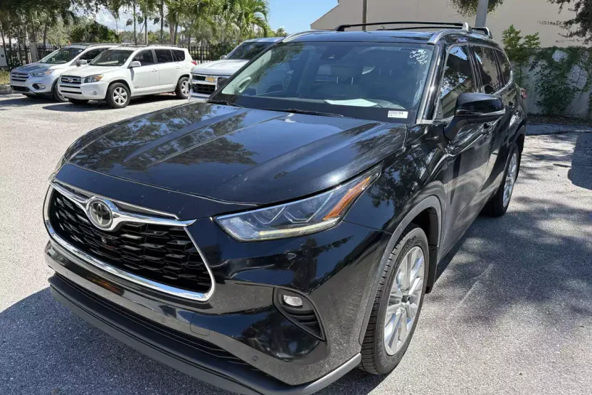 2020 Toyota Highlander Limited photo 1