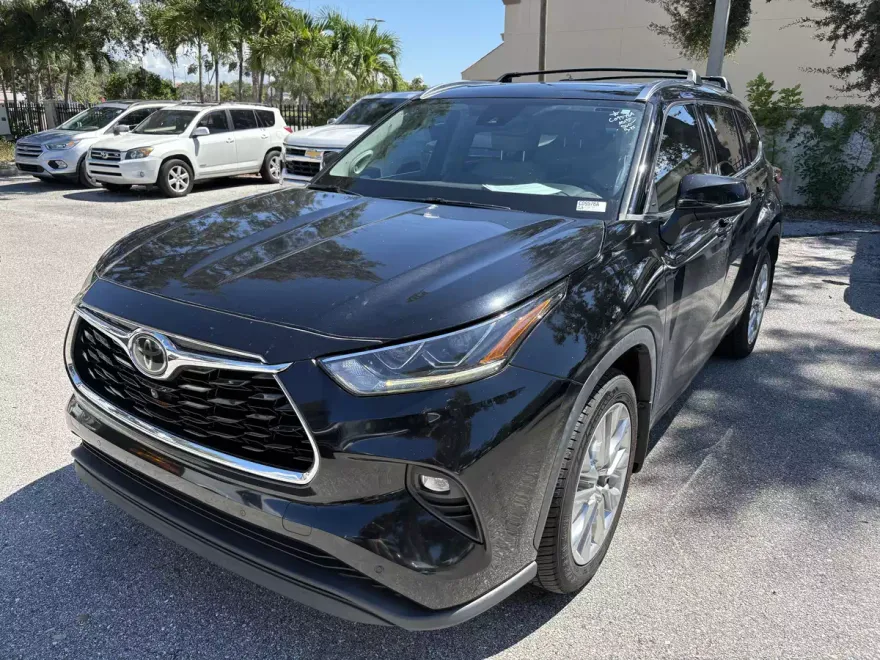 2020 Toyota Highlander Limited photo 1