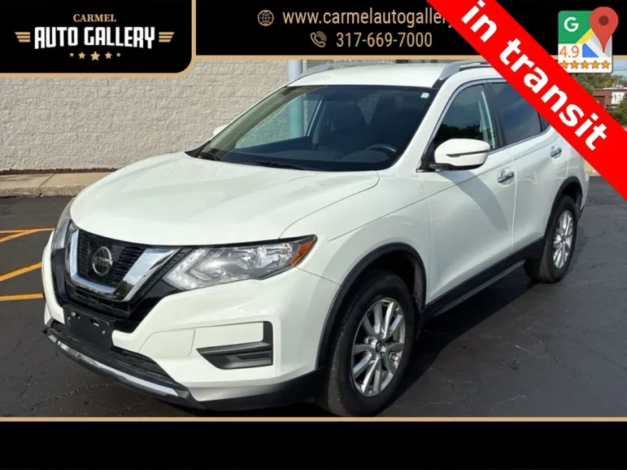 2017 Nissan Rogue SV photo 1