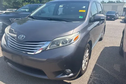 2015 Toyota Sienna Limited photo 2
