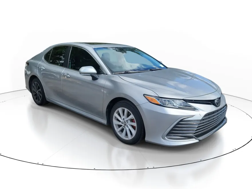 2024 Toyota Camry LE photo 1