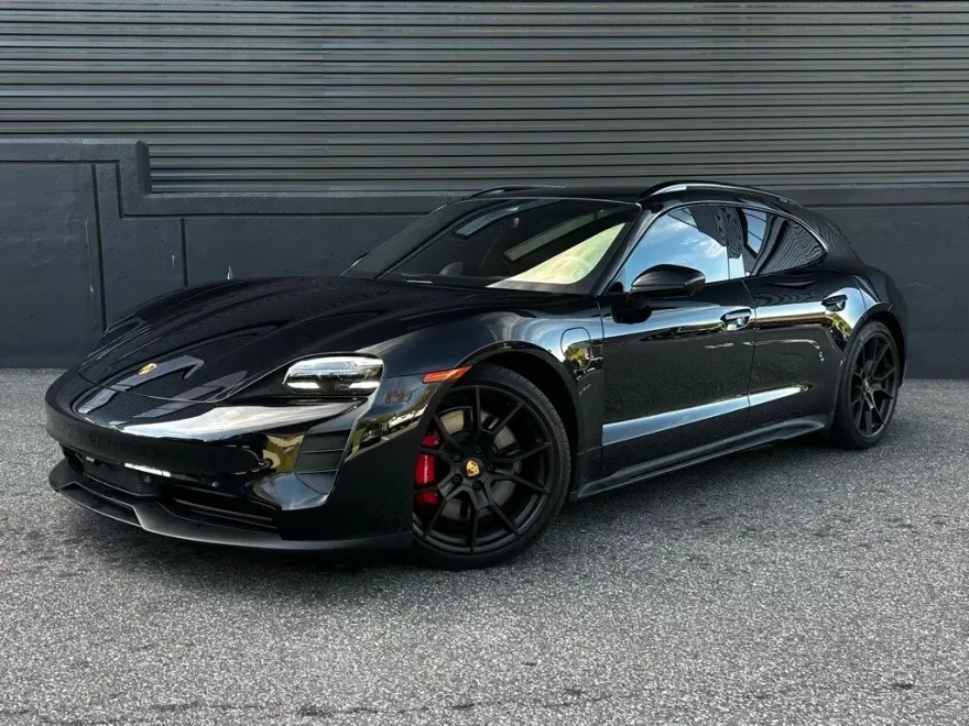 2023 Porsche Taycan Sport Turismo GTS photo 1