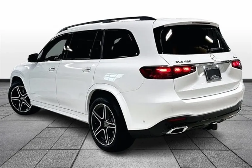 2025 Mercedes Benz GLS 450 4MATIC photo 1