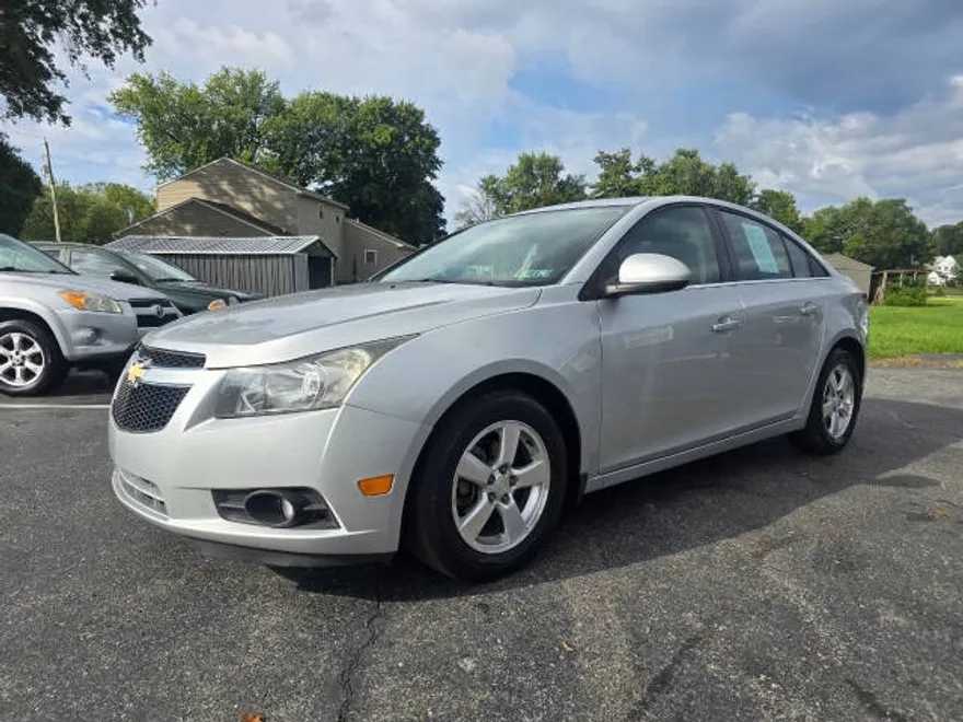 2012 Chevrolet Cruze LT photo 1