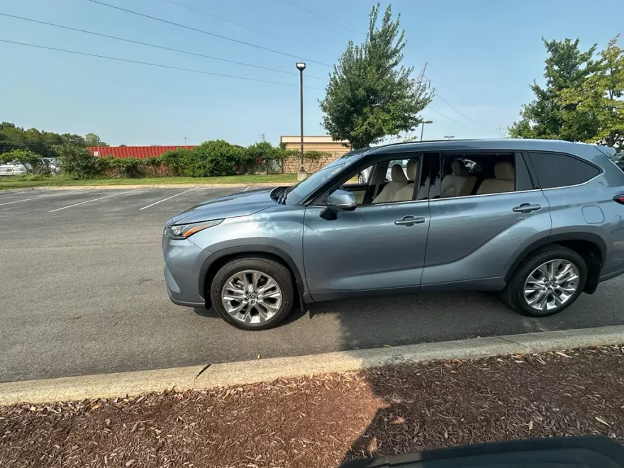 2020 Toyota Highlander Limited photo 1