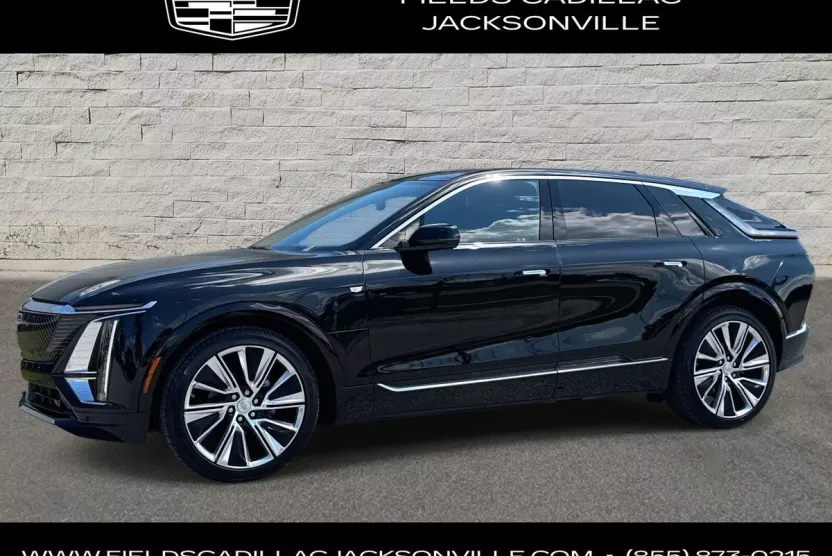 2025 Cadillac Lyriq Luxury photo 1