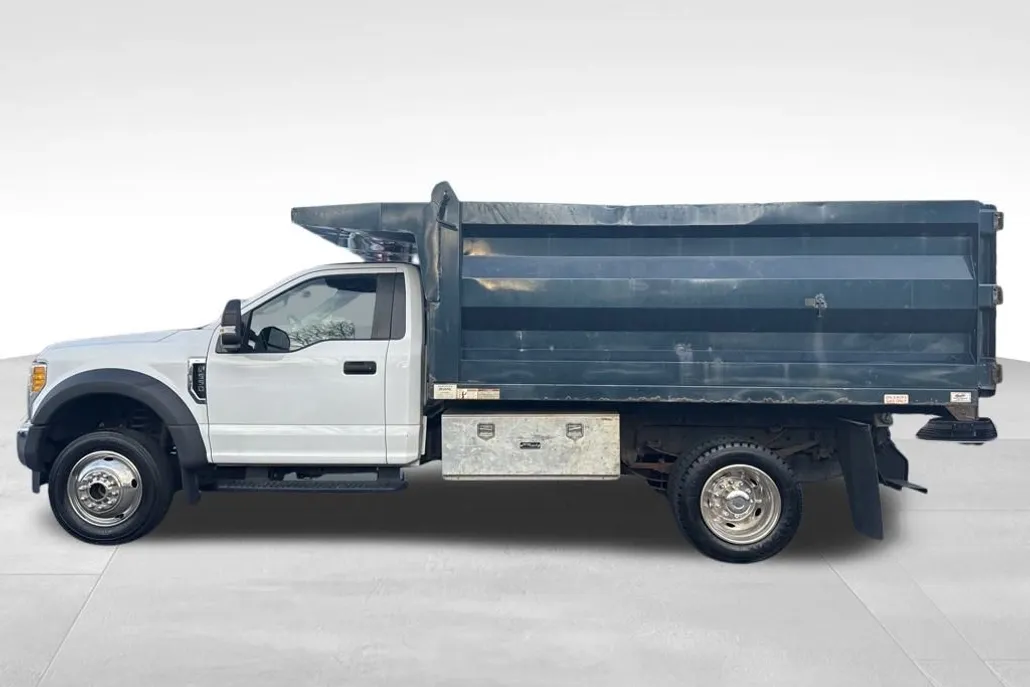 2017 Ford F-550 photo 1