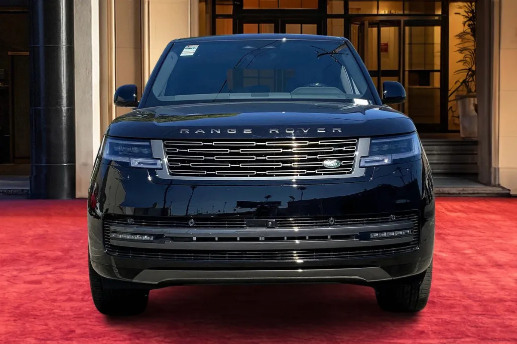 2025 Land Rover Range Rover SE photo 1