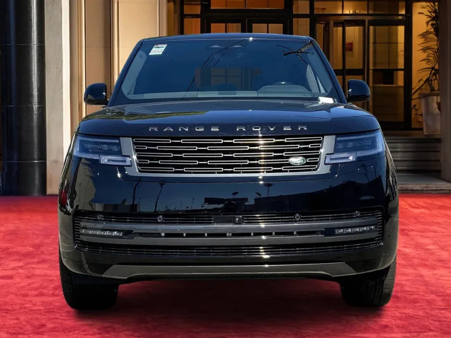 2025 Land Rover Range Rover SE photo 1