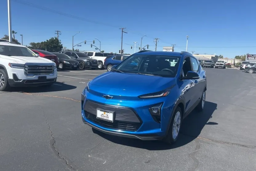 2022 Chevrolet Bolt EUV photo 1
