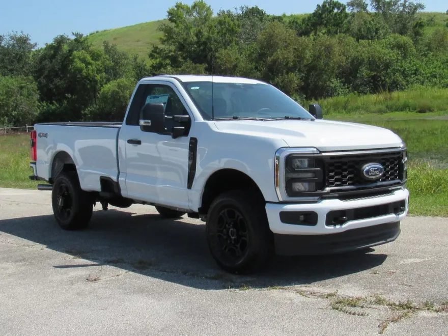 2025 Ford F-350 photo 1