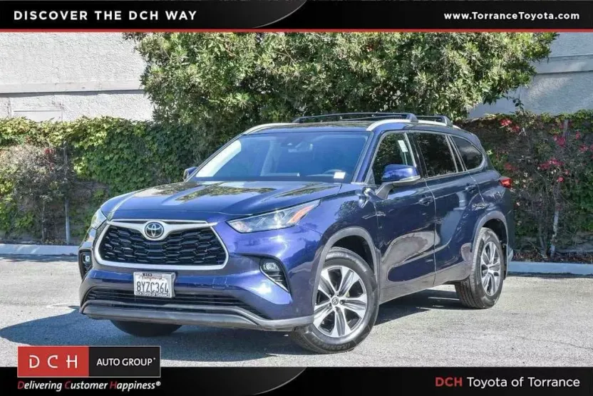 2022 Toyota Highlander XLE photo 1