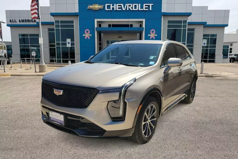 2024 Cadillac XT4 Sport photo 1