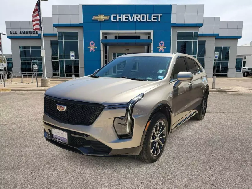 2024 Cadillac XT4 Sport photo 1