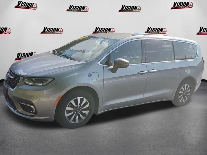 2021 Chrysler Pacifica Hybrid Touring L photo 1