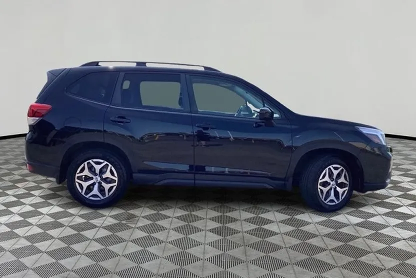 2020 Subaru Forester Premium photo 1