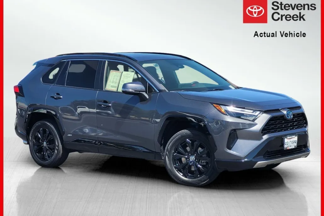 2022 Toyota RAV4 Hybrid SE photo 1