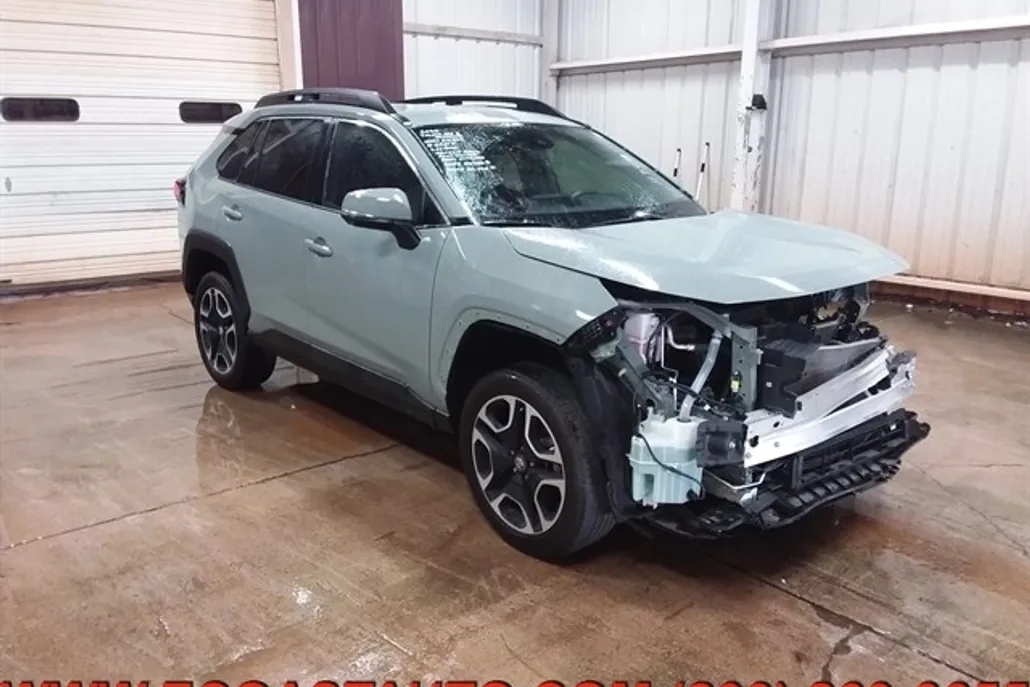 2020 Toyota RAV4 Adventure photo 1