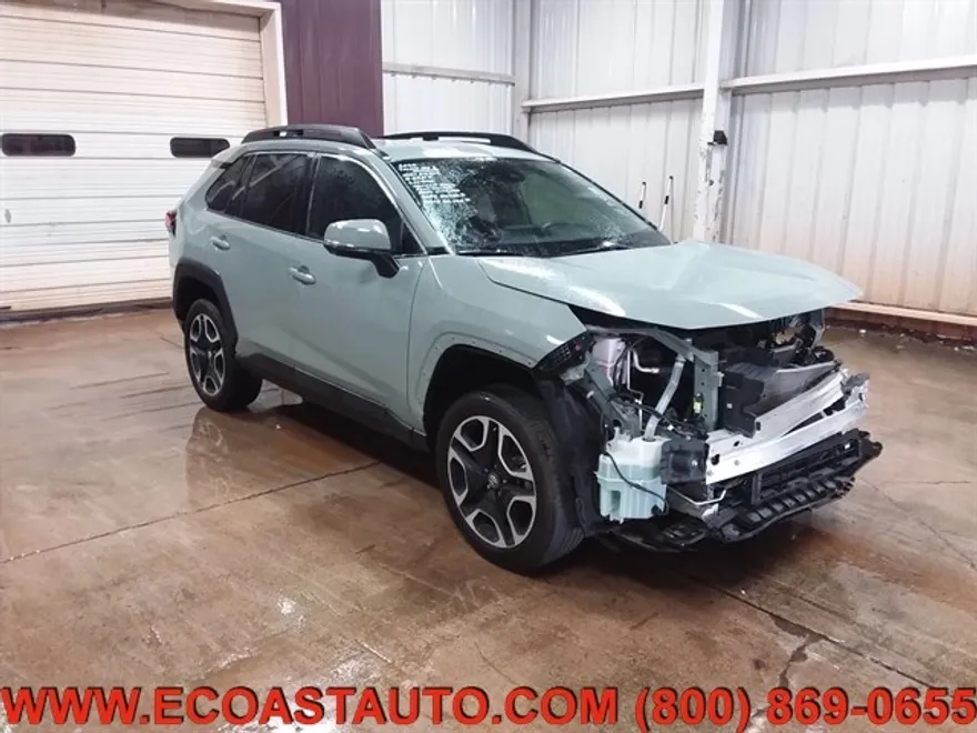 2020 Toyota RAV4 Adventure photo 1