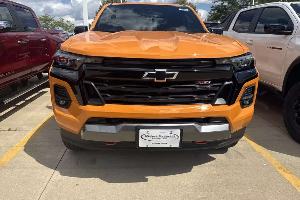 2026 Chevrolet Colorado Z71 photo 1