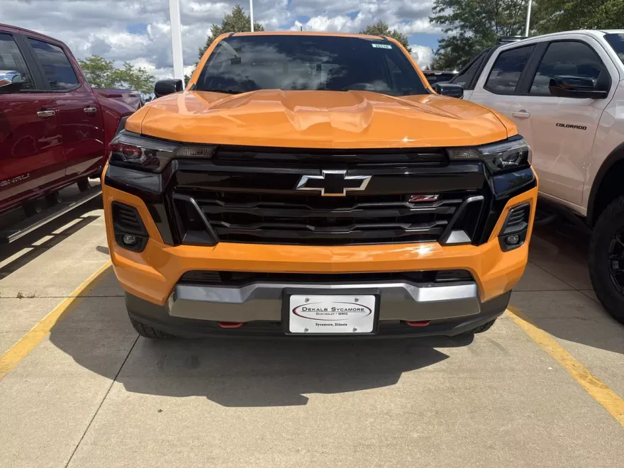2026 Chevrolet Colorado Z71 photo 1