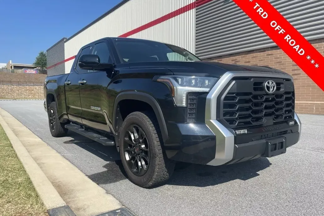 2022 Toyota Tundra Limited photo 1