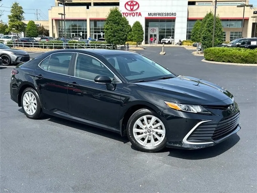 2023 Toyota Camry LE photo 1