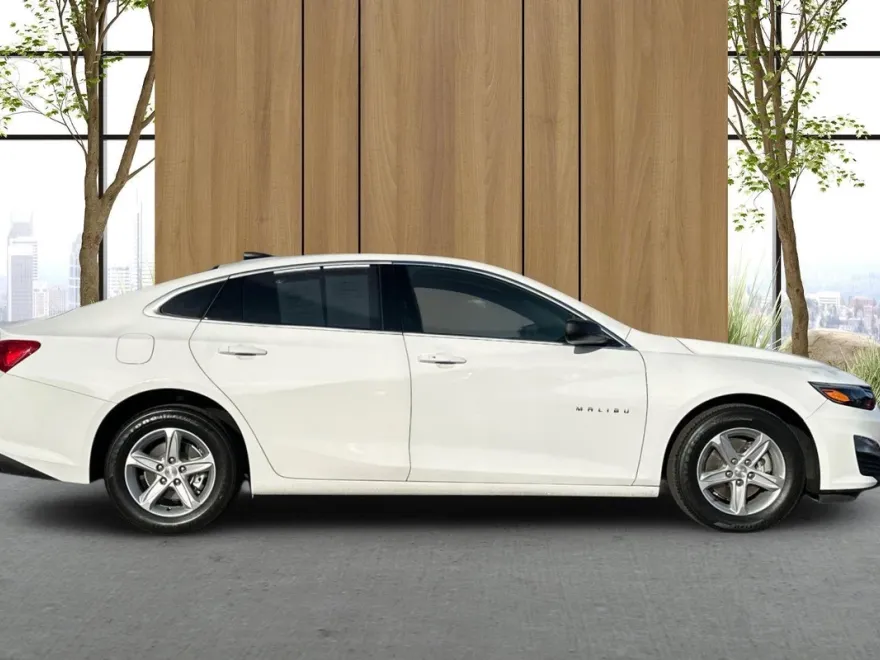 2024 Chevrolet Malibu LS photo 1