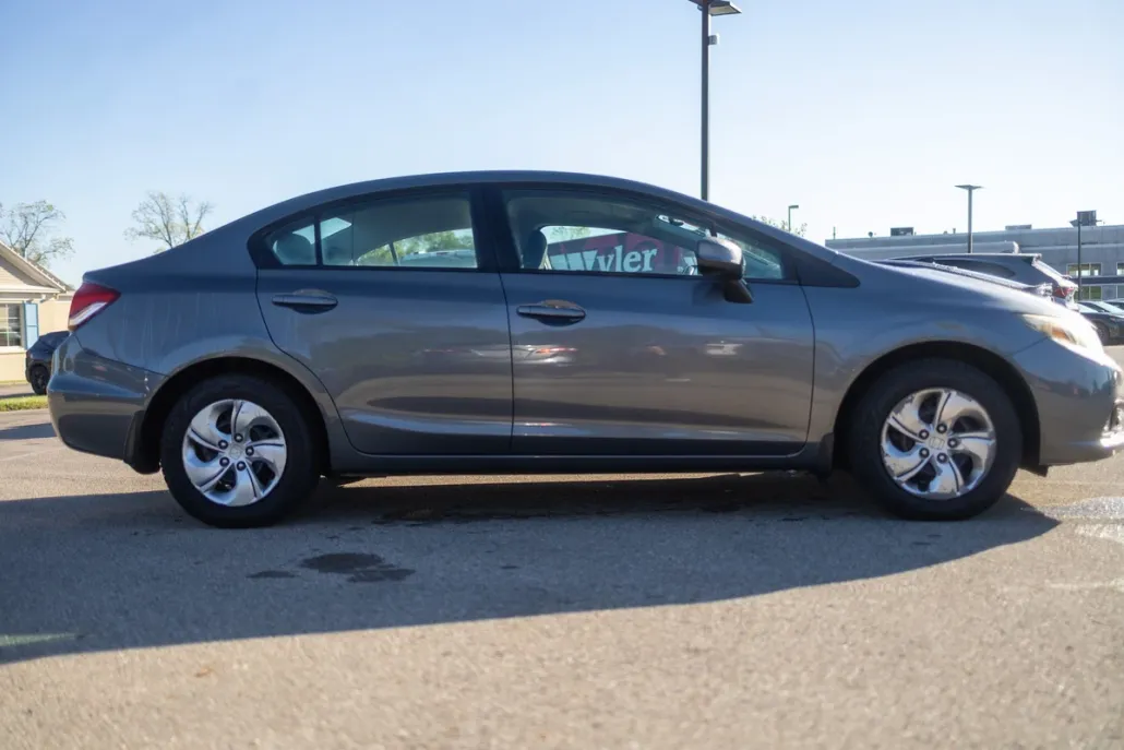 2013 Honda Civic LX photo 1