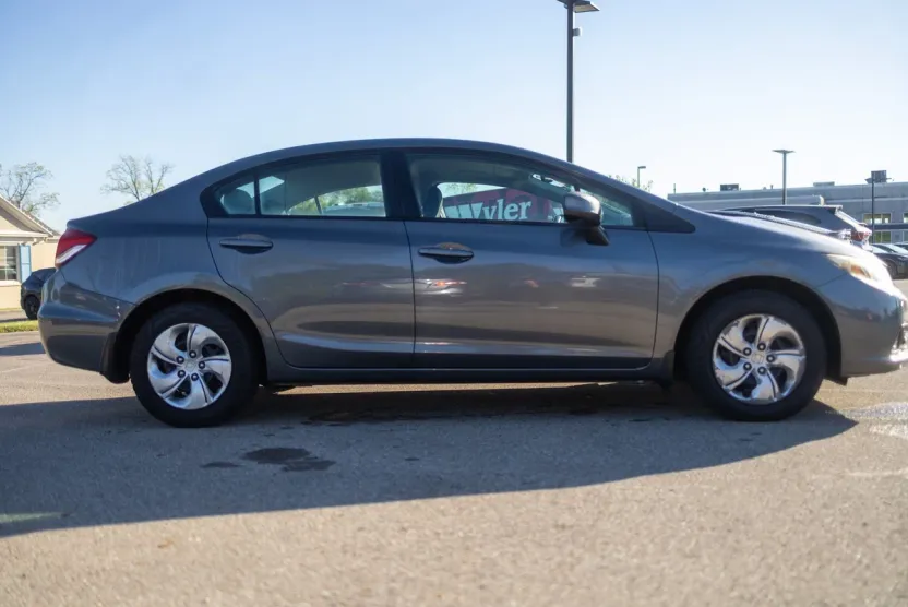 2013 Honda Civic LX photo 1
