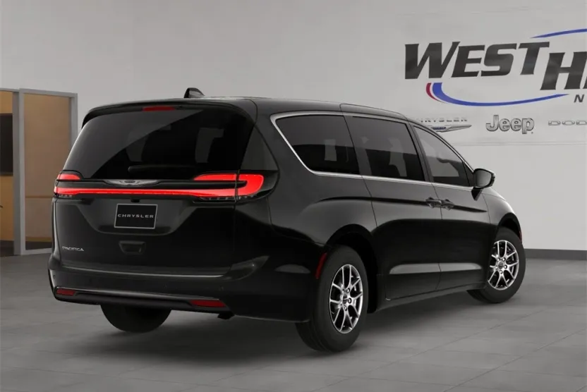 2026 Chrysler Pacifica photo 1