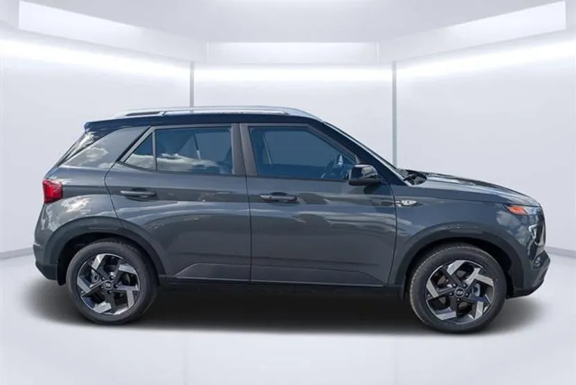 2026 Hyundai Venue SEL photo 1