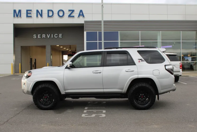 2022 Toyota 4Runner TRD Premium photo 1